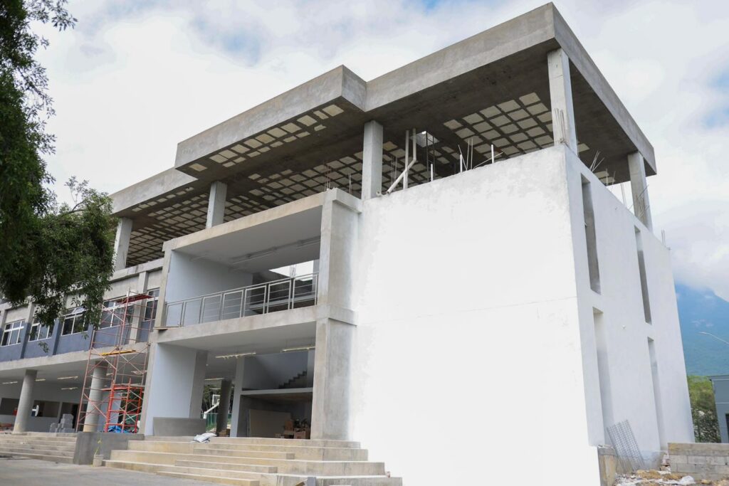 Avanzan obras de Unidad Académica en Santiago