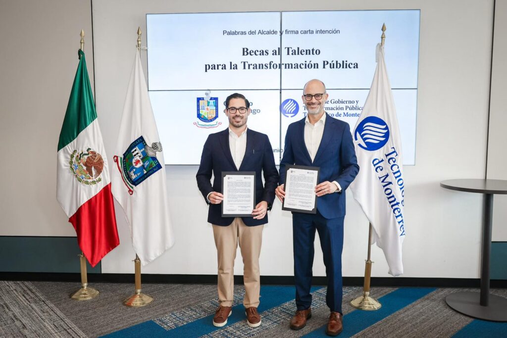 Santiago firma convenio de becas con ITESM