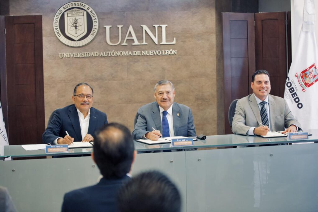 Firman alianza estratégica Escobedo y UANL