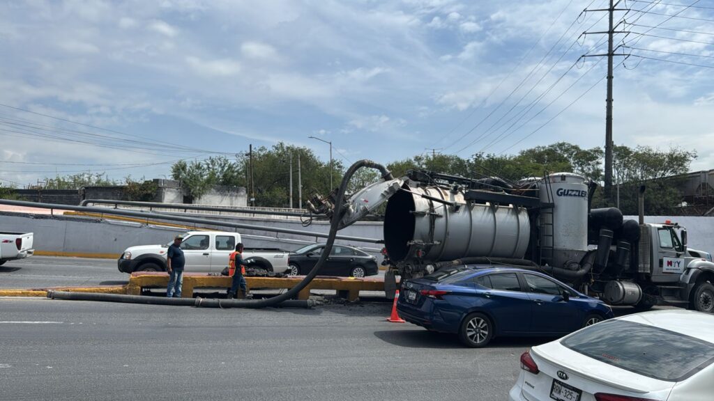 Prioriza Monterrey limpieza de rejillas ante recientes lluvias