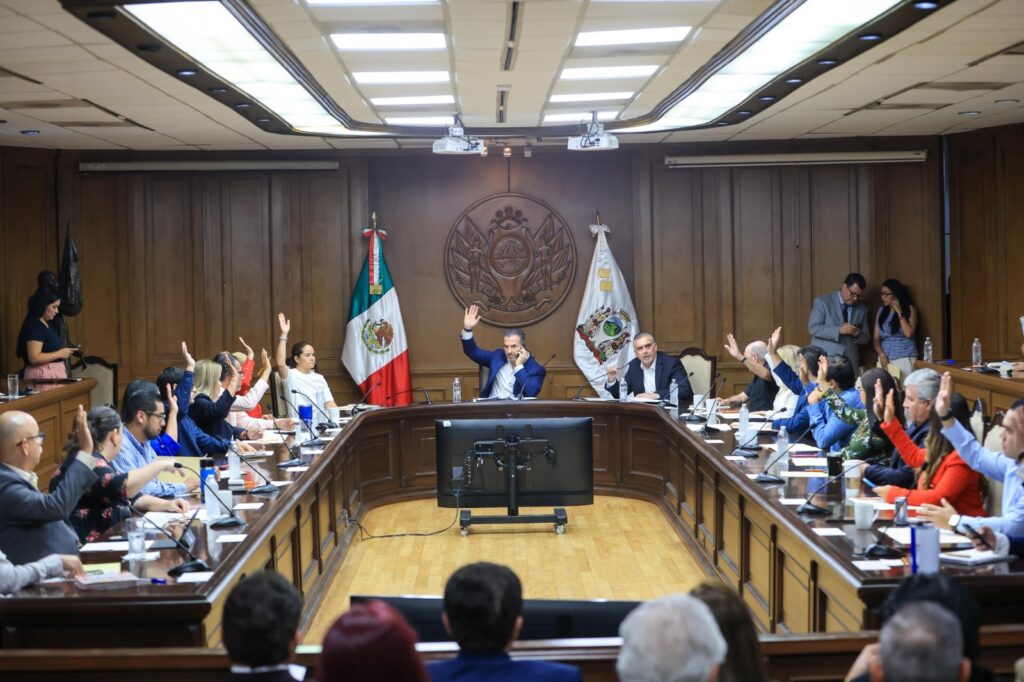 Designan en Cabildo a próximo galardonado con la Medalla al Mérito Emprendedor