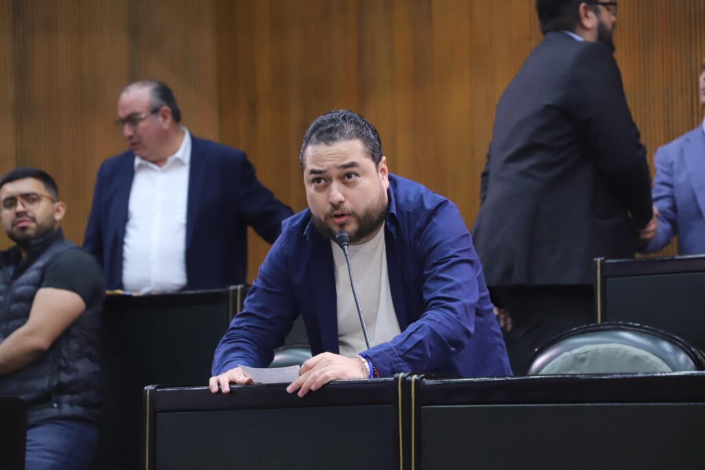 JESÚS NAVA ABANDONÓ A LA NIÑEZ Y AL DEPORTE; MIGUEL LECHUGA
