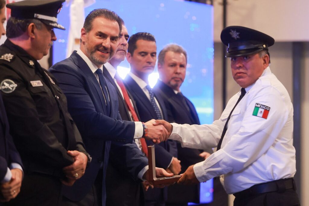 Celebran 25 años de la Policía municipal de Monterrey