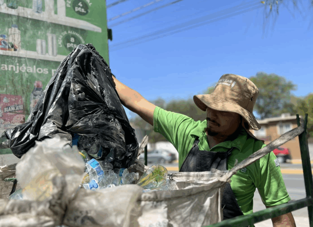 Instala Escobedo reciclaje en modalidad Drive Thru