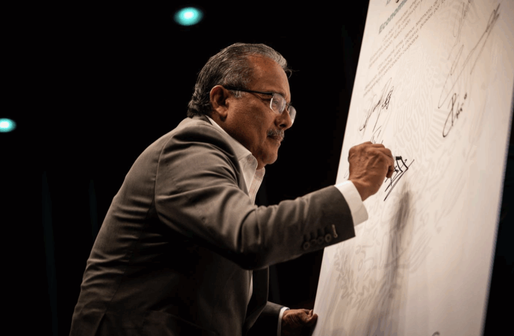 Escobedo impulsa la economía circular con firma de Acuerdo Nacional