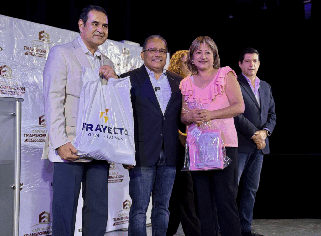 Entrega Mijes kits de esperanza a sobrevivientes de cáncer de mama