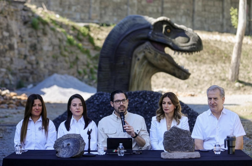 Anuncia David de la Peña apertura del museo ´Tierra de Dinosaurios´ en Santiago