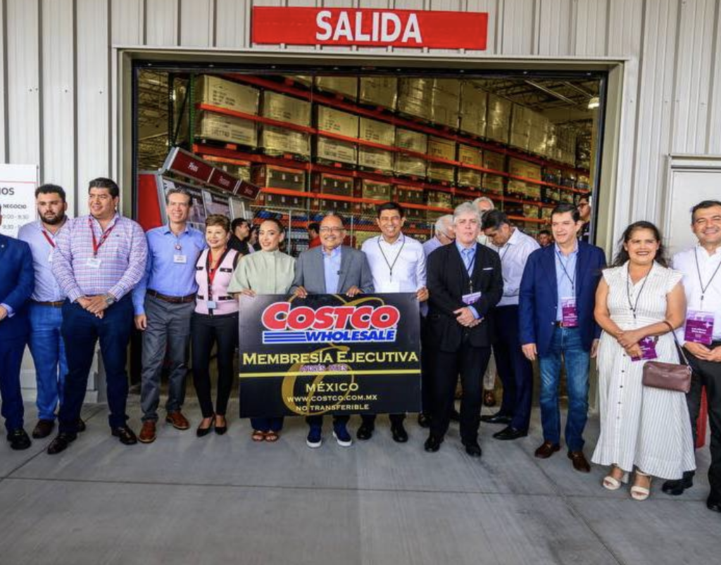 Inaugura Escobedo el Costco más grande de América Latina