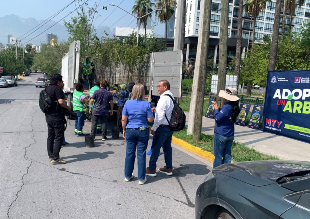 Celebran con éxito la 17ª edición de “Adopta un Árbol MTY” en el Parque Santa Rosa