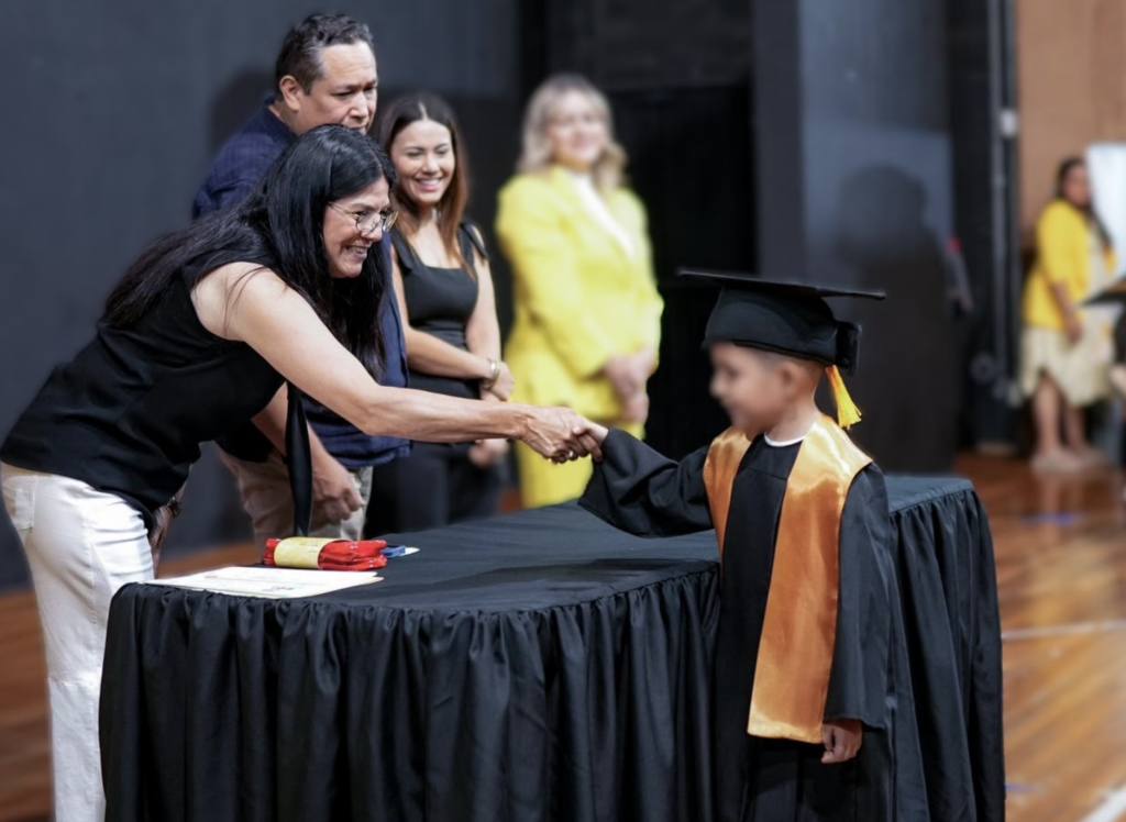 ENTREGA SANTA CATARINA APOYOS A MÁS DE 40 ESCUELAS PÚBLICAS