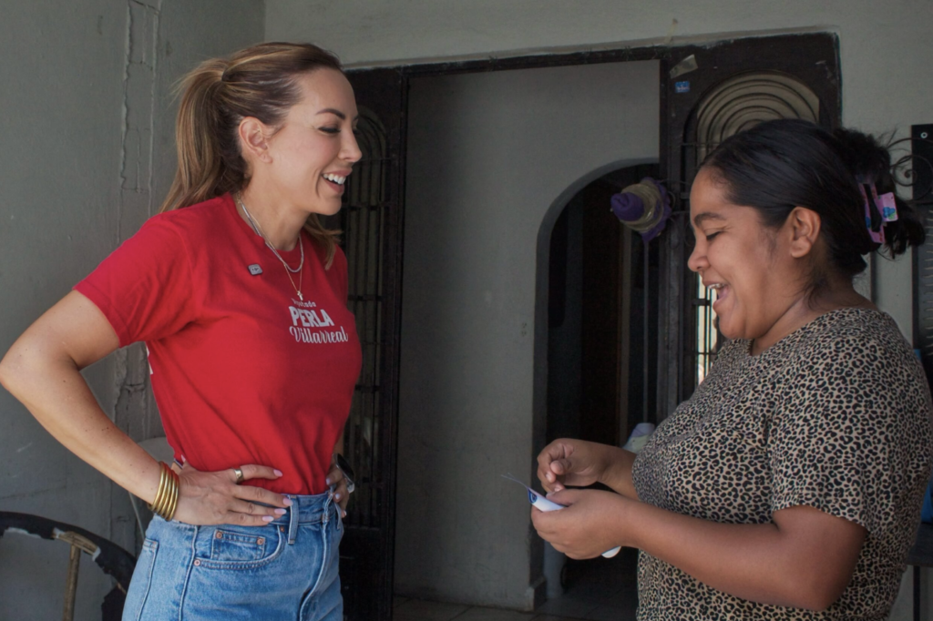 Lleva Perla Villarreal segundo informe a las colonias del Distrito 6