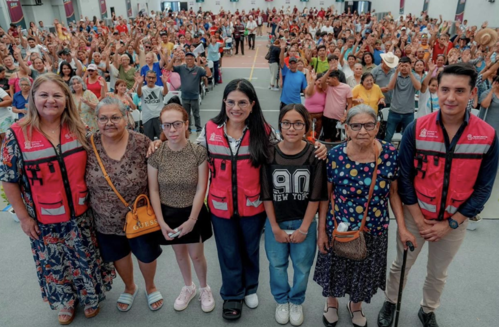SUMA SANTA CATARINA ENTREGA GRATUITA DE 3 MIL 500 LENTES
